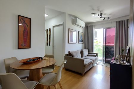 Sala de apartamento para alugar com 2 quartos, 50m² em Pechincha, Rio de Janeiro