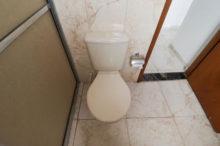 Casa à venda com 350m², 4 quartos e 3 vagas Casa à venda com 350m², 4 quartos e 3 vagasBanheiro da Suíte 2