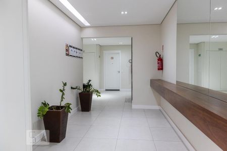 Apartamento à venda com 41m², 2 quartos e 1 vaga Apartamento à venda com 41m², 2 quartos e 1 vagaHall social