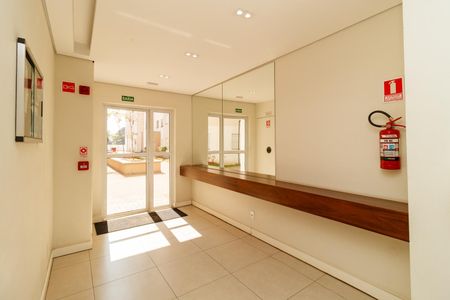 Apartamento à venda com 41m², 2 quartos e 1 vaga Apartamento à venda com 41m², 2 quartos e 1 vagaHall social