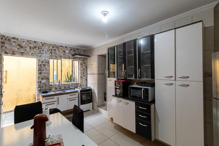Casa à venda com 135m², 5 quartos e 2 vagasCasa 1 - Cozinha 