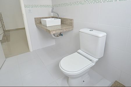 Casa à venda com 220m², 3 quartos e 2 vagasBanheiro Suíte 2