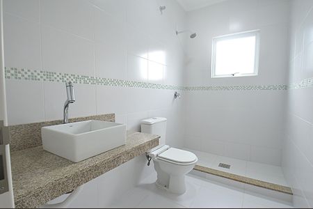 Casa à venda com 220m², 3 quartos e 2 vagasBanheiro Suíte 2