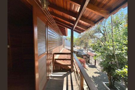 Casa para alugar com 210m², 7 quartos e 2 vagasSacada