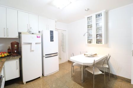 Casa à venda com 140m², 3 quartos e 2 vagas