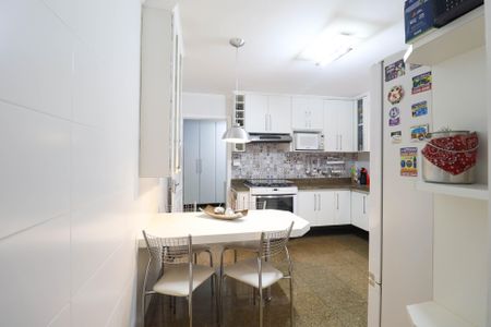 Casa à venda com 140m², 3 quartos e 2 vagas