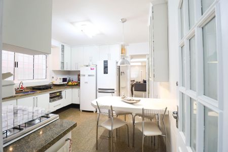 Casa à venda com 140m², 3 quartos e 2 vagas