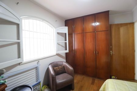 Casa à venda com 140m², 3 quartos e 2 vagas