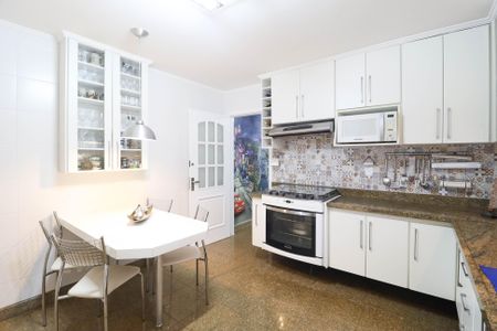 Casa à venda com 140m², 3 quartos e 2 vagas