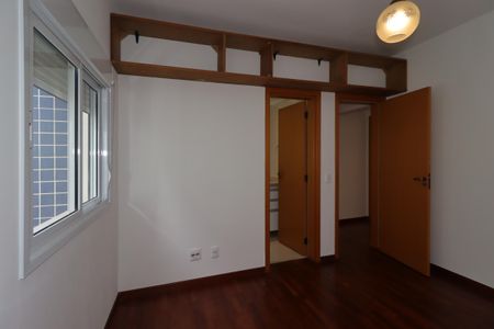 Apartamento à venda com 124m², 3 quartos e 3 vagasSuíte 1