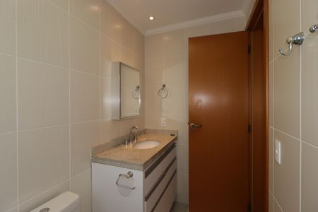 Apartamento à venda com 124m², 3 quartos e 3 vagasBanheiro da suíte 1