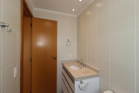 Apartamento à venda com 124m², 3 quartos e 3 vagasBanheiro da suíte 3