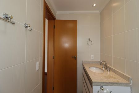 Apartamento à venda com 124m², 3 quartos e 3 vagasBanheiro da suíte 3