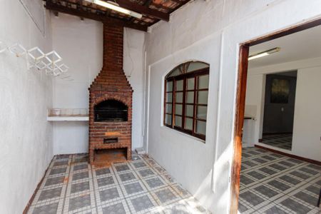 Casa à venda com 108m², 3 quartos e 1 vaga Casa à venda com 108m², 3 quartos e 1 vagaQuintal