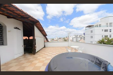 Casa à venda com 360m², 3 quartos e 2 vagasVista