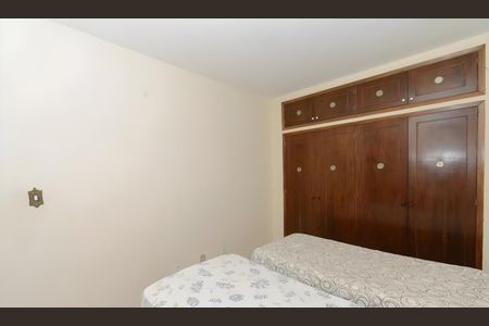 Casa à venda com 360m², 3 quartos e 2 vagasQuarto