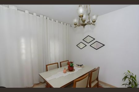 Casa à venda com 360m², 3 quartos e 2 vagasSala
