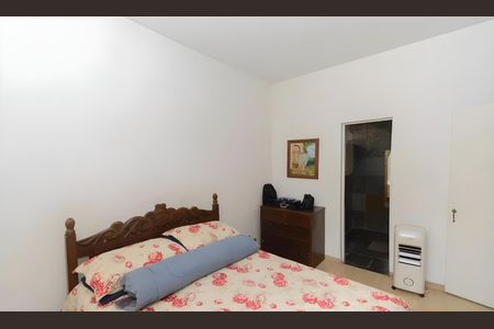 Casa à venda com 360m², 3 quartos e 2 vagasQuarto