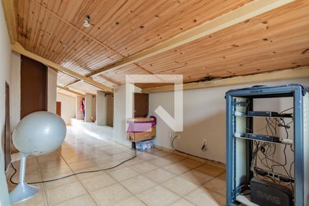 Casa à venda com 348m², 4 quartos e 8 vagasCorredor