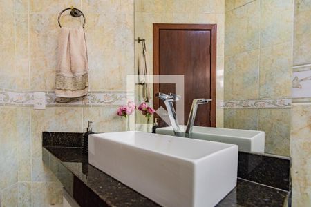 Casa à venda com 348m², 4 quartos e 8 vagasBanheiro