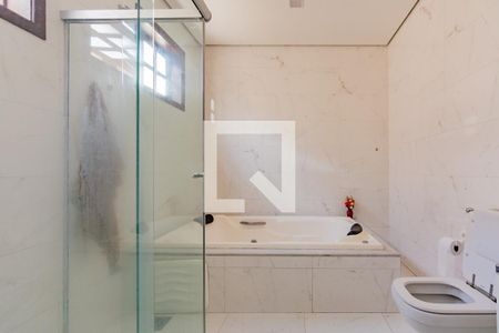 Casa à venda com 348m², 4 quartos e 8 vagasBanheiro