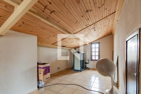 Casa à venda com 348m², 4 quartos e 8 vagasSótão