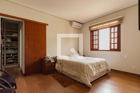 Casa à venda com 348m², 4 quartos e 8 vagasQuarto