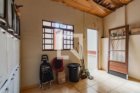 Casa à venda com 348m², 4 quartos e 8 vagasLavanderia