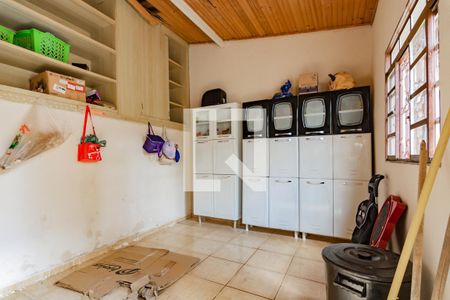 Casa à venda com 348m², 4 quartos e 8 vagasLavanderia