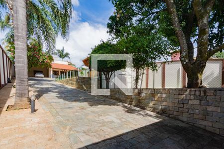 Casa à venda com 348m², 4 quartos e 8 vagasQuintal