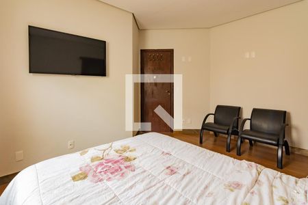 Casa à venda com 348m², 4 quartos e 8 vagasQuarto