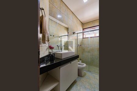 Casa à venda com 348m², 4 quartos e 8 vagasBanheiro