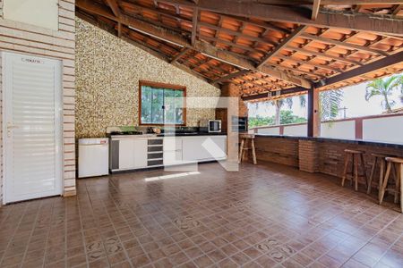 Casa à venda com 348m², 4 quartos e 8 vagasVaranda