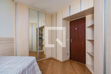 Casa à venda com 348m², 4 quartos e 8 vagasQuarto