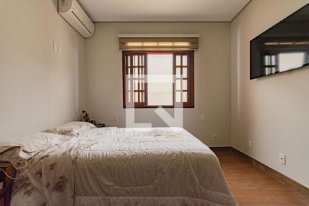 Casa à venda com 348m², 4 quartos e 8 vagasQuarto