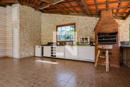 Casa à venda com 348m², 4 quartos e 8 vagasCozinha