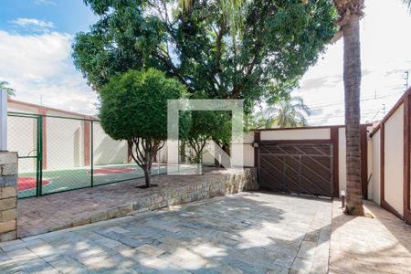 Casa à venda com 348m², 4 quartos e 8 vagasQuintal