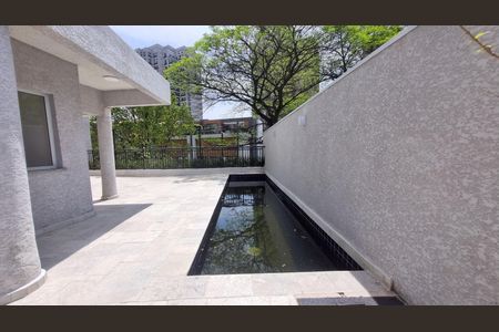 Apartamento à venda com 39m², 2 quartos e 1 vaga Apartamento à venda com 39m², 2 quartos e 1 vagaÁrea comum - Piscina