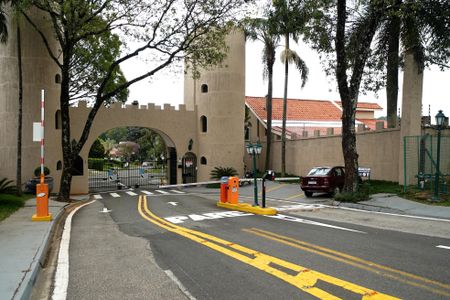 Casa de condomínio para alugar com 462m², 3 quartos e 4 vagasFachada