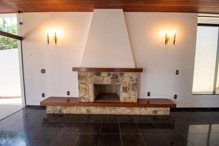 Casa de condomínio para alugar com 462m², 3 quartos e 4 vagas Casa de condomínio para alugar com 462m², 3 quartos e 4 vagasSala