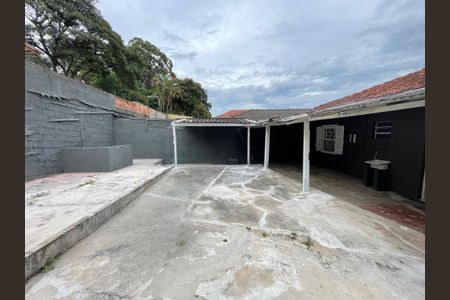 Casa à venda com 250m², 2 quartos e 4 vagasQuintal