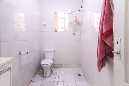 Banheiro de casa à venda com 2 quartos, 250m² em Vila Albano, São Paulo