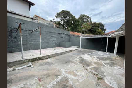 Casa à venda com 250m², 2 quartos e 4 vagasQuintal