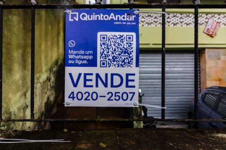 Casa à venda com 250m², 2 quartos e 4 vagas Casa à venda com 250m², 2 quartos e 4 vagasFachada - Plaquinha