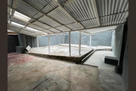 Casa à venda com 250m², 2 quartos e 4 vagasQuintal