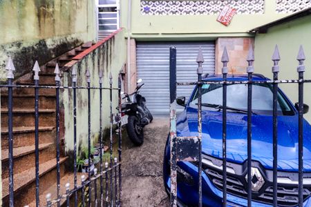 Casa à venda com 250m², 2 quartos e 4 vagas Casa à venda com 250m², 2 quartos e 4 vagasGaragem