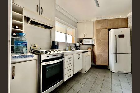 Apartamento para alugar com 232m², 3 quartos e 3 vagas Apartamento para alugar com 232m², 3 quartos e 3 vagasCozinha