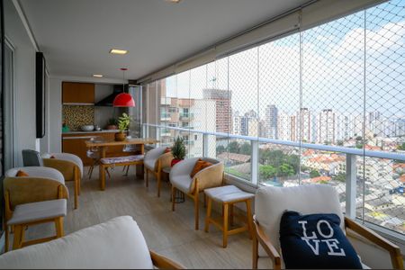Apartamento à venda com 124m², 3 quartos e 2 vagasVaranda