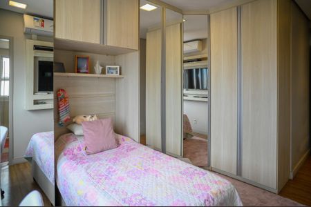 Apartamento à venda com 124m², 3 quartos e 2 vagasQuarto 2 - Suite