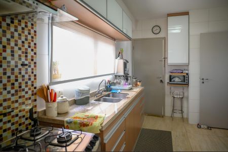 Apartamento à venda com 124m², 3 quartos e 2 vagasCozinha